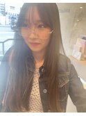 透明感あるオリーブグレージュ