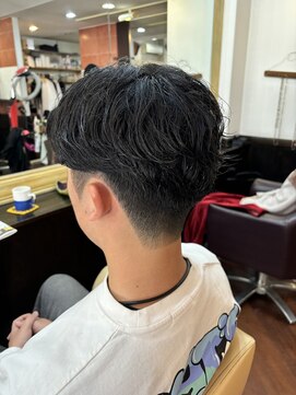 シャンプーボーイアネックス(SHAMPOO BOY Annex) センターパート　フェザーパーマ　佐世保