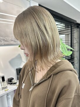 キラ 静岡(KILLA) ミルクティー/くびれボブ/ブリーチダブルカラー/グレージュ/静岡