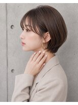 ロア 江坂(LOA) 丸みショートボブ×シースルーバング