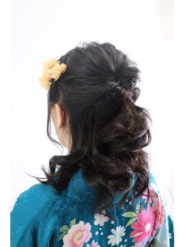 ヘアアンドスパ ナチュラ(Natura) ハーフアップと袴の着付け