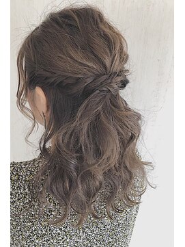 レセ 南柏店(Laissez) ツイスト編み ハーフアップ/ヘアセット/三つ編み 【レセ南柏店】