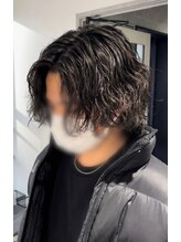 ＜センターパート＞[京都/メンズ/メンズパーマ/ツイストスパイラルパーマ/波巻きスパイラルパーマ/眉毛/]