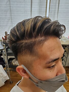 リビングヘアルーム(LIVING HAIR ROOM) フェード