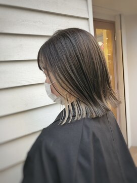 ルッソリベラ 池袋(Lusso libera) 切りっぱなしボブ/裾カラー/ホワイトミルクティー/30代40代50代