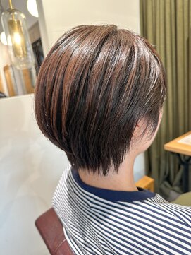 ムーン(moon) #グレージュカラー #シルキーベージュ #斜めバング