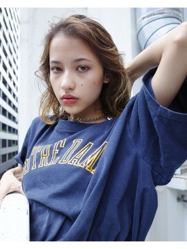 アデ オモテサンドウ(ade omotesando) アメリカンな雰囲気が漂うレイヤーボブ