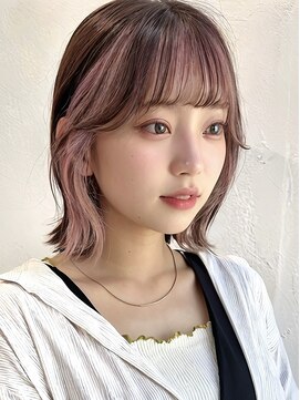 ミーム 原宿 表参道(meme) インナーカラーピンク×ぱつっとボブ