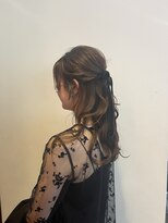 レナークイスト(LENAHC ist)&nbsp;柔らかカールのハーフアップ