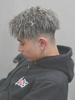 スラッシュ(SLASH)&nbsp;ツイストパーマ/短髪/ホワイトメッシュ/スキンフェード/姫路