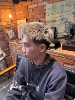 フォーコーナーズ(Four Corners)&nbsp;スキンフェードツーブロック刈り上げジェットモヒカンマンバン