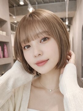 オーラ オモテサンドウ(Aura omotesando) 透明感カラーでミニボブ