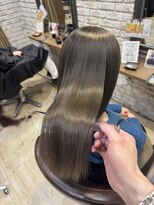 ルーダ(RUEDA) オリーブグレージュ