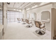 リソラ 池袋(LiSora)の雰囲気（温かみのある落ち着いた店内[池袋/髪質改善/縮毛矯正]）