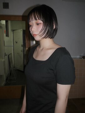 ネルケ 立川(nelke) 前下がりボブ黒髪シースルーバング小顔カット立川