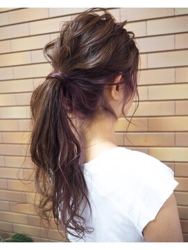 シュエット(Chouette) インナーカラーのルーズポニー