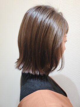 アラワラブルー(arrawarra blue) ツヤツヤ外はねボブ