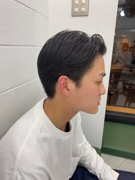 ウェルネス(Wellness) 刈り上げないナチュラルオールバックセンターパート