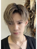 ネクストフォーヘアー(NEXT for hair)&nbsp;ハイトーン ルーツカラー コンマバング ツーブロック ミディアム