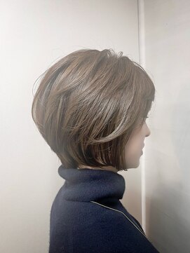 ルーファス メグロ(Ruufus Meguro) ひし形小顔×30代40代50代×ショートボブ202402