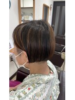 みとも美容室&nbsp;ツーブロックショート　ハイライト
