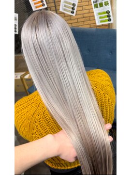 ラフ(LAFF) 【傷みを最小限に！輝く美髪ホワイトカラー】