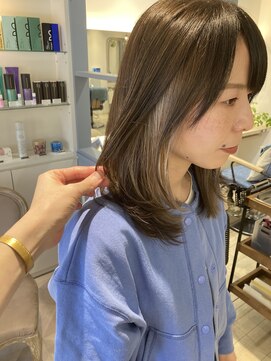 シェノン 赤羽店(CHAINON) 2025年ヘアーホワイトベージュのインナーカラールフミディアム