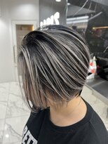 ラピス 渋谷本店(Lapis)&nbsp;バレイヤージュ/ホワイトカラー/前下がりショートボブ/海外風