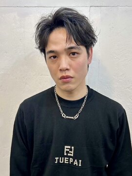 ファルベ(Farbe) ブルーブラック フェザーパーマ サーフカール センターパート