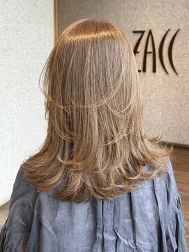 ザック ヴィ(ZACC  vie) 大人の垢抜けレイヤーカット/ミディアム～セミロングヘア
