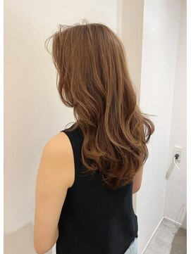 小顔似合わせカットフェミニンロングレイヤーシフォンベージュ