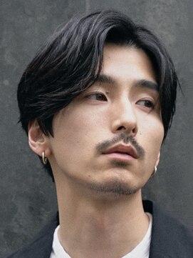 フィフス(fifth) 原宿毛流れセンターパートニュアンスパーマビジネスヘア刈り上げ