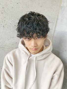 キアラ(Kchiara) ツイストスパイラル-マッシュ-刈り上げ（福岡天神kchiara佐野）