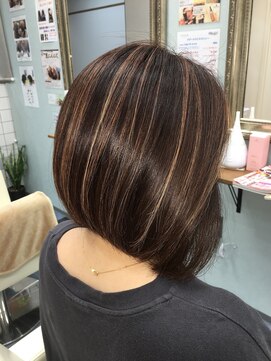 アスビー(ASBe) 前下がりボブ