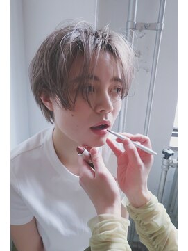 リュト(Lute) グレーベージュ×ショートヘア,,,,,