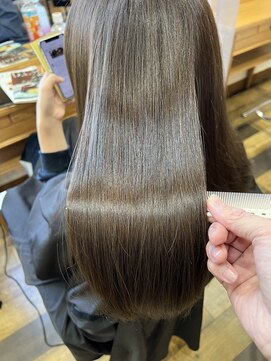 トリコ(TRICO) 枝毛と切れ毛で汚く見えるとお悩みの方に