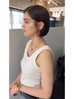 ヨーク(YOKE)&nbsp;切りっぱなしボブグレージュオリーブグレーミニボブアゴしたボブ