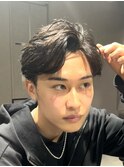 フェザーショートセンターパートかきあげヘア
