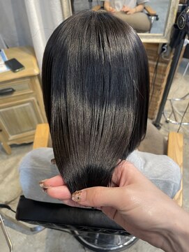 スイート ヘアデザイン(Suite HAIR DESIGN) ちょこっとレイヤーのパツっとストレートボブ