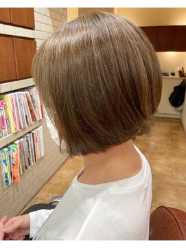 ジュール ドゥJour doux jourスタイリスト　今嶋　大人女性から支持される前下がりボブ