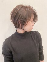ベル(VELU)&nbsp;ハンサムショート　ベージュカラー　前髪長めショート