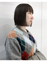 ジュリエッタ(giulietta) 切りっぱなしボブ フルバング アッシュベージュ