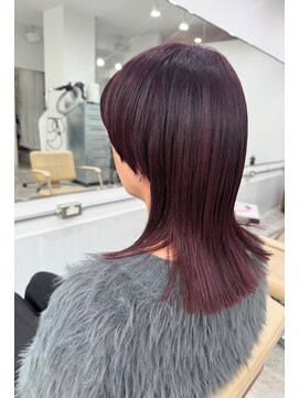 プラグ(Plug) マッシュウルフセミロングピンクレッド小顔似合わせカットバング