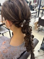 アンダーバー(UNDRvr)&nbsp;ホワイトグレージュミニウルフチェリーブラウンヘアセット前髪