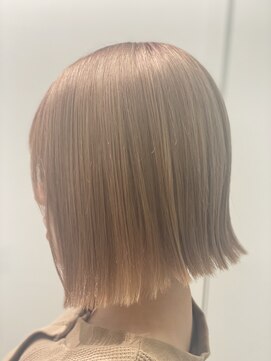 エレノア 川崎(Eleanor) ピンクベージュ×切りっぱなし