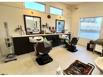 BARBER SHOP あかみどり