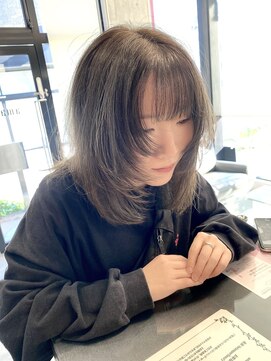 アマト(amat.) 顔まわりレイヤーカット