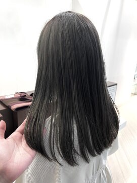 オリーブグレージュ