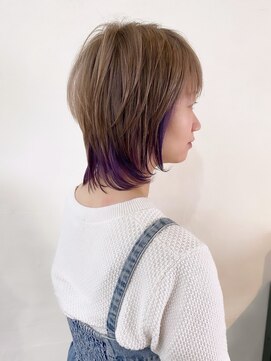 コニーズヘアサロン(Connie's Hair Salon) とろみベージュと青みパープルが溶け合う2色ウルフ♪