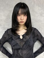 モク(mok) レイヤーカットで暗髪でも重くならない!
